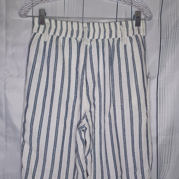 American Eagle striped pull-on cropped high rise pants - Picture 7 of 10